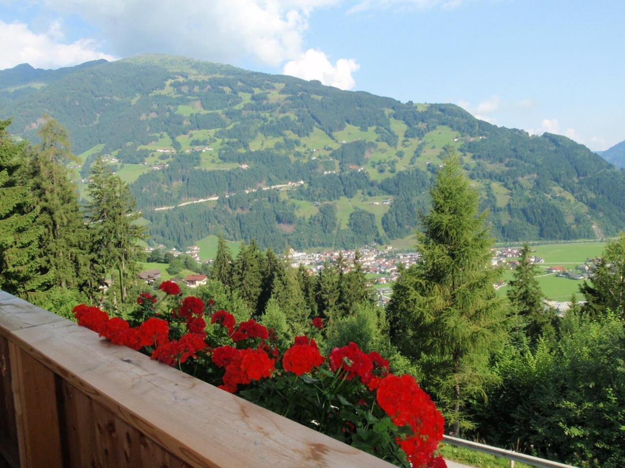 Landhaus Alpenjaeger Hainzenberg Rum bild